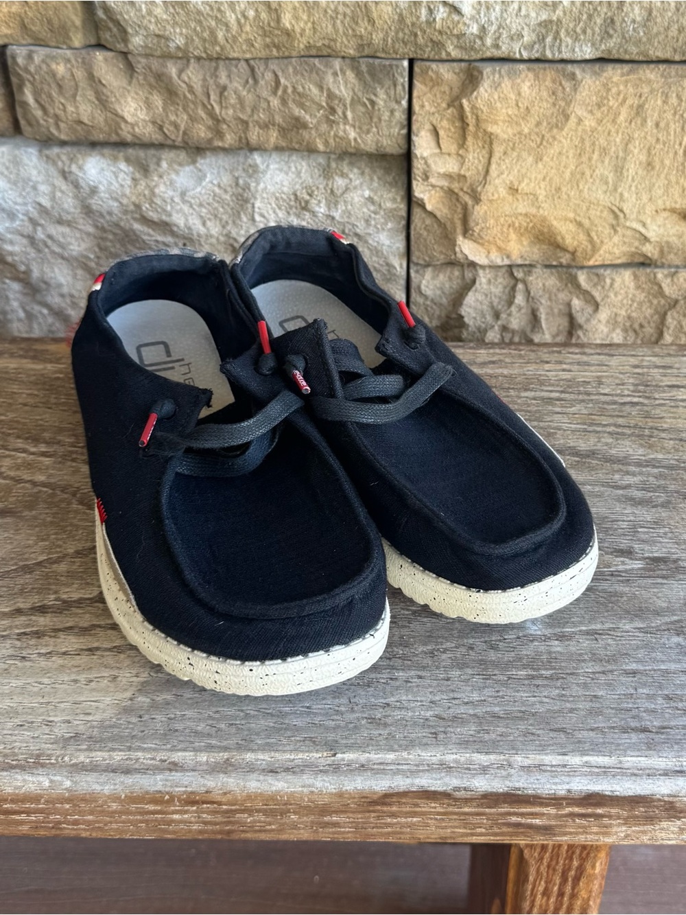 Hey Dude Women’s Size 7 - Picture 2 of 3